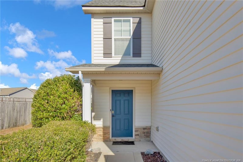 2568 Spinnaker Dr, Hope Mills, NC 28348