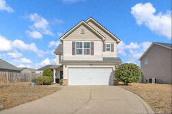 2568 Spinnaker Dr, Hope Mills, NC 28348