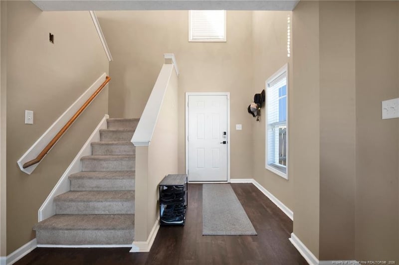 2568 Spinnaker Dr, Hope Mills, NC 28348