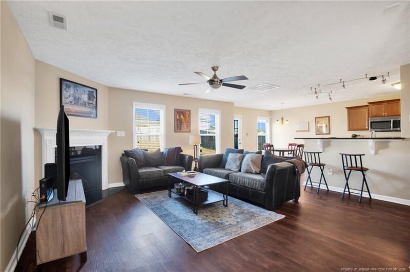 2568 Spinnaker Dr, Hope Mills, NC 28348