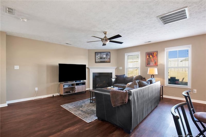 2568 Spinnaker Dr, Hope Mills, NC 28348