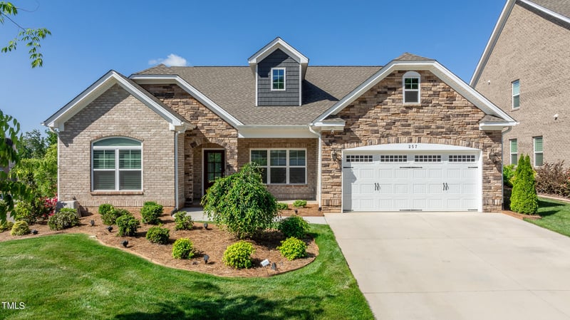 257 Macallan Dr, Burlington, NC 27215