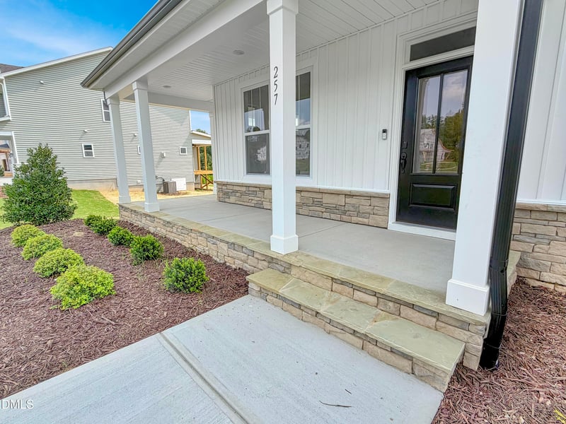 257 Sweetfern Ln, Zebulon, NC 27597