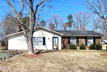 2570 Oakcrest Ct, Burlington, NC 27217