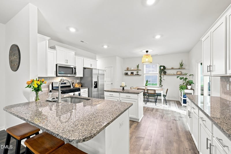 2570 Summersby Dr, Mebane, NC 27302