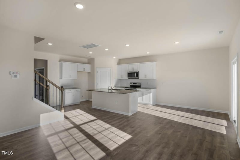 2573 Summersby Dr, Mebane, NC 27302