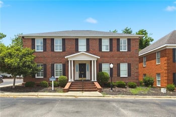 2577 Ravenhill Dr, Fayetteville, NC 28303