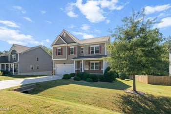 2579 Valley Dr, Clayton, NC 27520