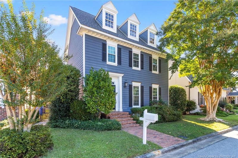 258 Courtyard Ln, Fayetteville, NC 28303