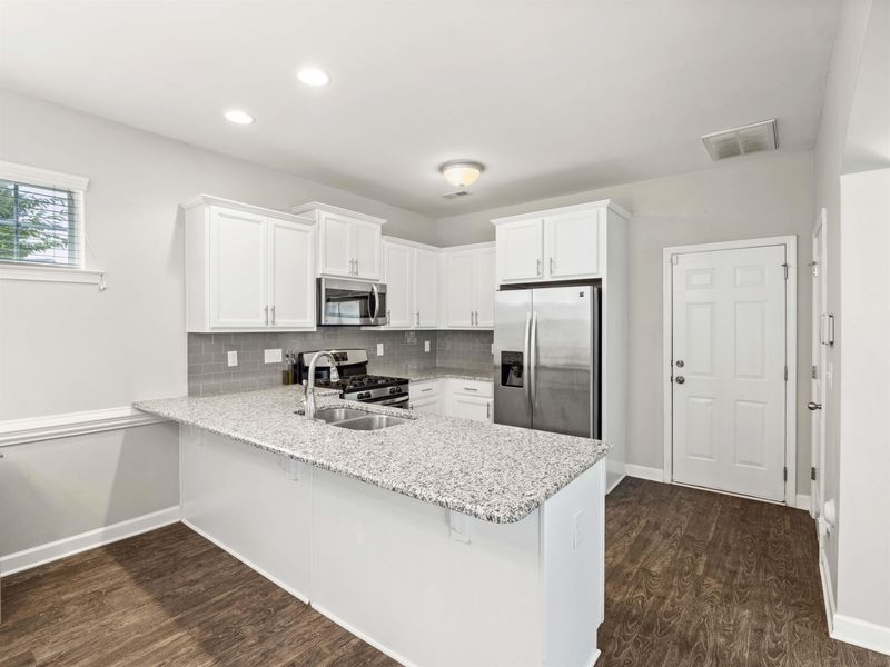 258 Summerwind Plantation Dr, Garner, NC 27529