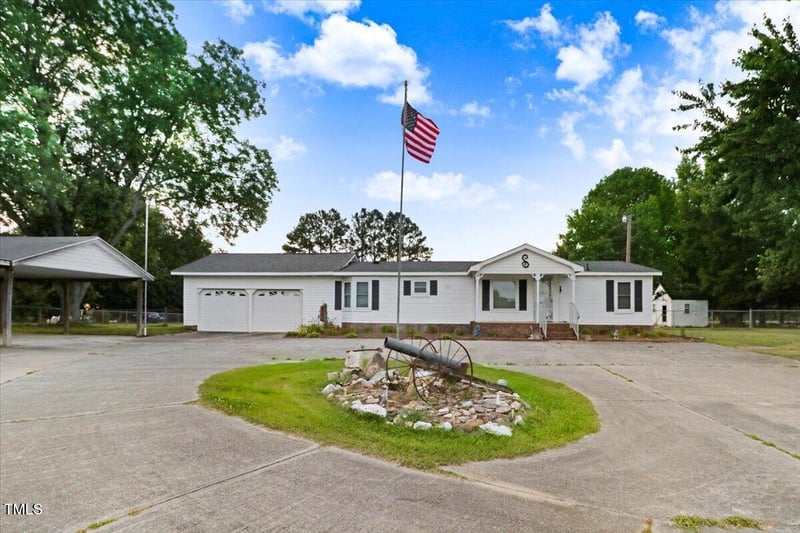 2582 Bakers Chapel Rd, Smithfield, NC 27577