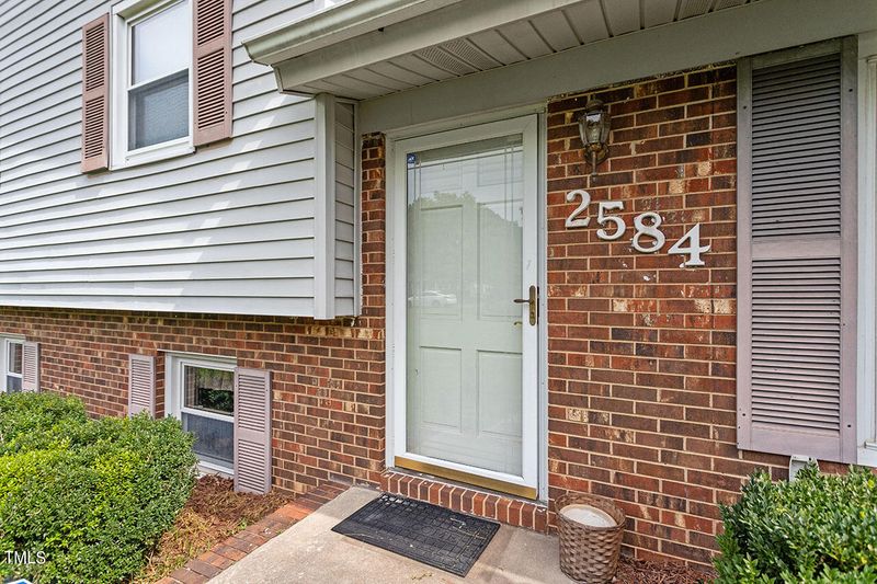2584 Ardsley Dr, Durham, NC 27704