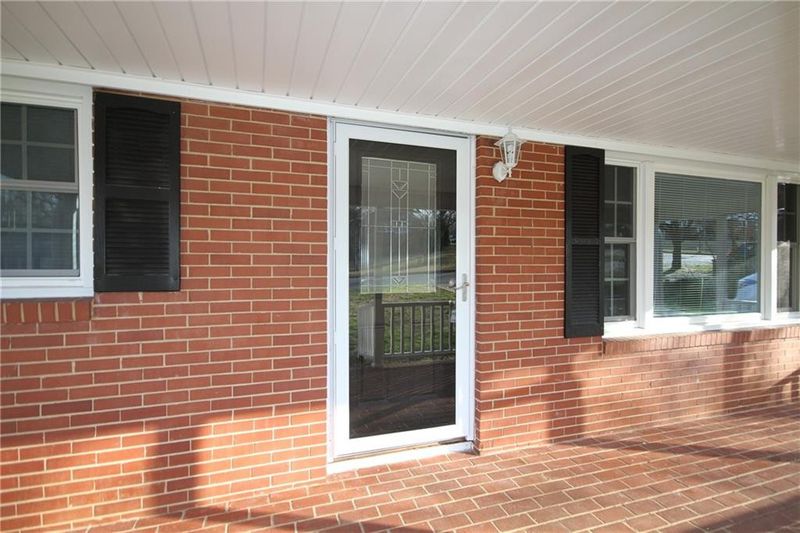2589 Hyde St, Burlington, NC 27217