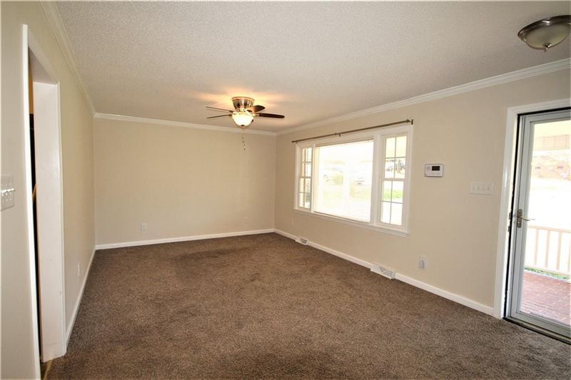 2589 Hyde St, Burlington, NC 27217