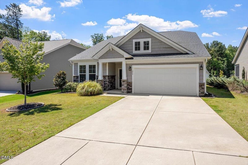 259 Carbone Ln, Clayton, NC 27527