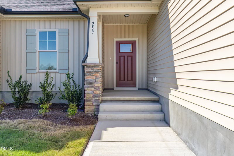 259 Tee Dr, Selma, NC 27576