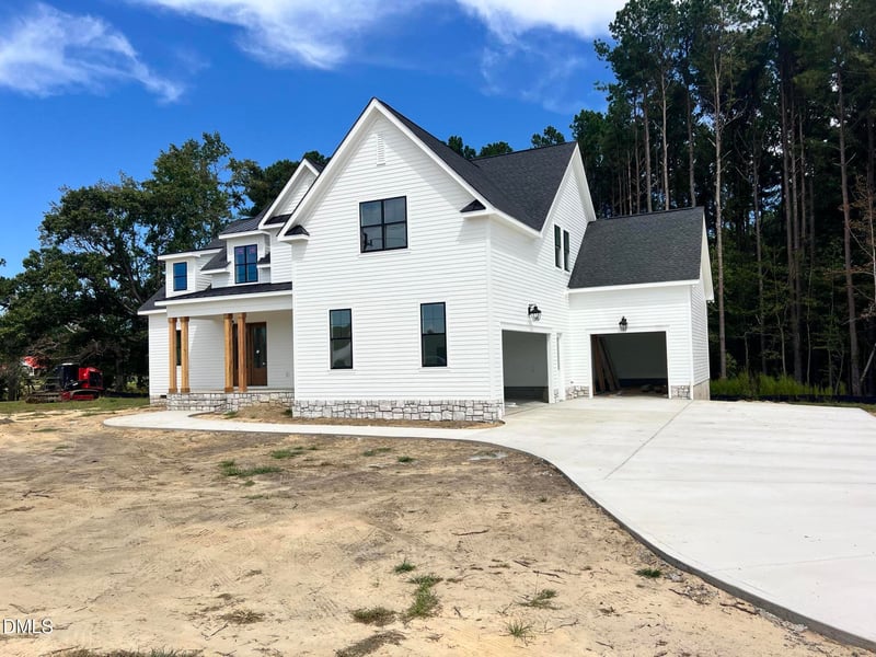 2590 Lassiter Rd, Four Oaks, NC 27524