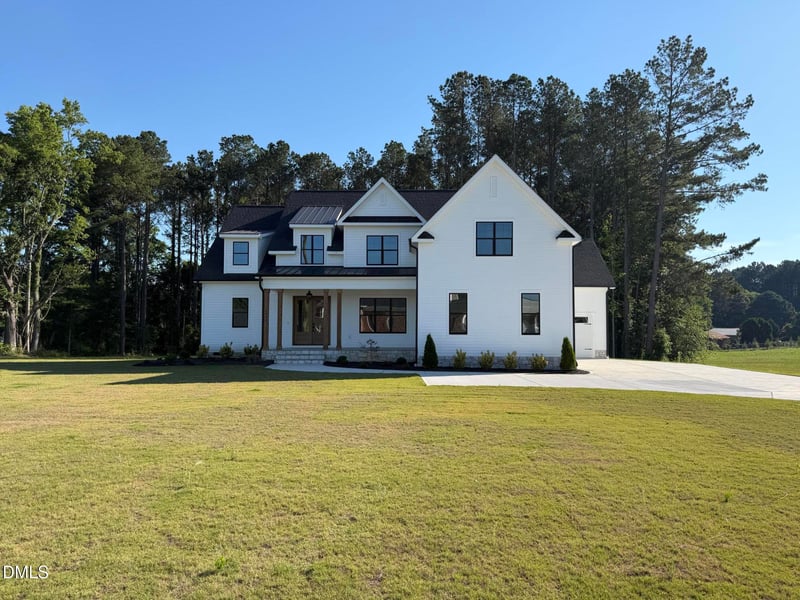 2590 Lassiter Rd, Four Oaks, NC 27524