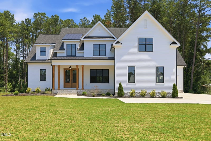 2590 Lassiter Rd, Four Oaks, NC 27524