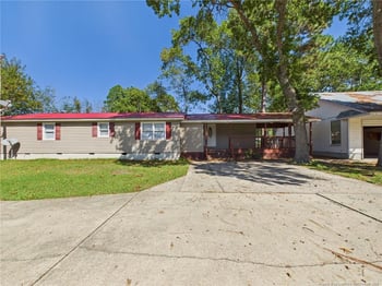 2597 Pinecrest Dr, Fayetteville, NC 28306