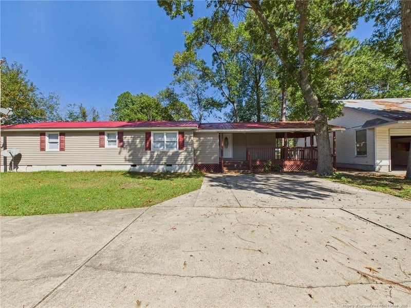 2597 Pinecrest Dr, Fayetteville, NC 28306