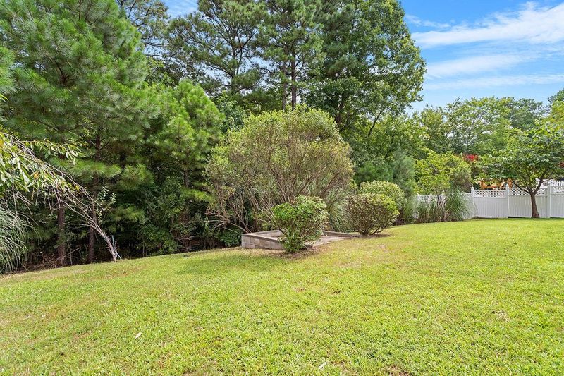 26 Autumn Leaf Ln, Durham, NC 27704