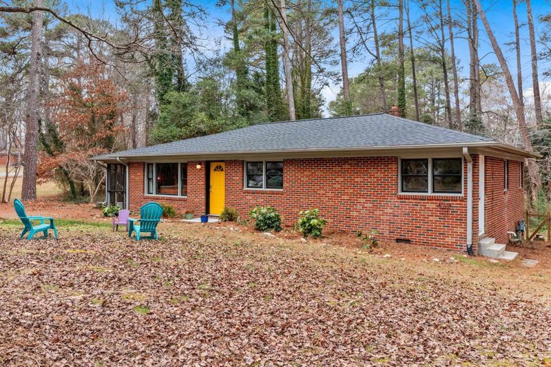 26 S Circle Dr, Chapel Hill, NC 27716