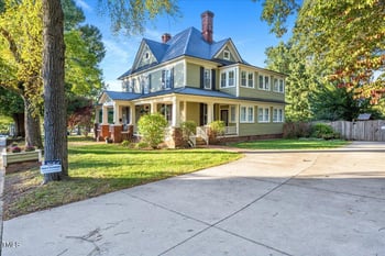 26 Oak St, Roxboro, NC 27573