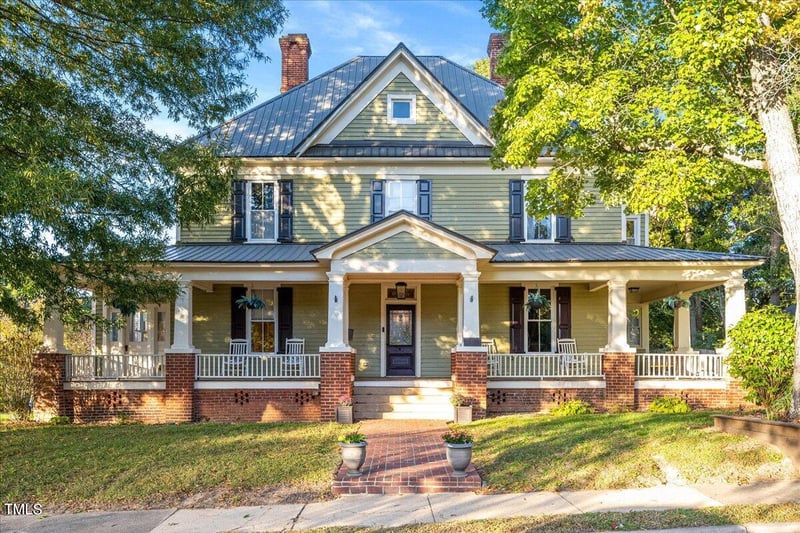 26 Oak St, Roxboro, NC 27573