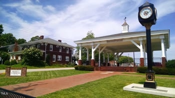 26 Oak St, Roxboro, NC 27573
