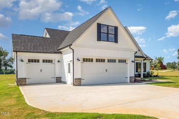 26 Royal Ave, Selma, NC 27576