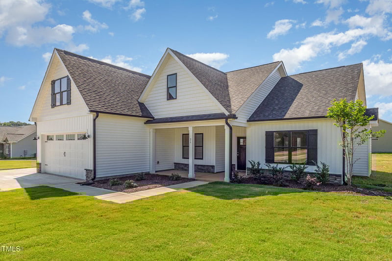 26 Royal Ave, Selma, NC 27576