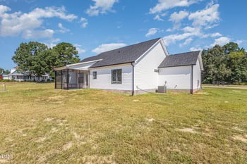 26 Royal Ave, Selma, NC 27576