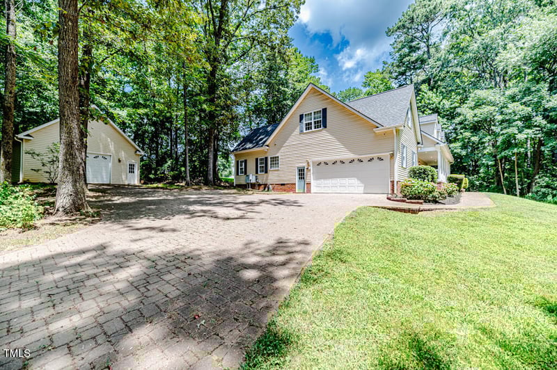 26 Shadymont Dr, Pittsboro, NC 27312
