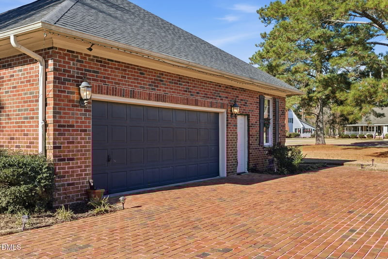 26 Strickland Ln, Lillington, NC 27546