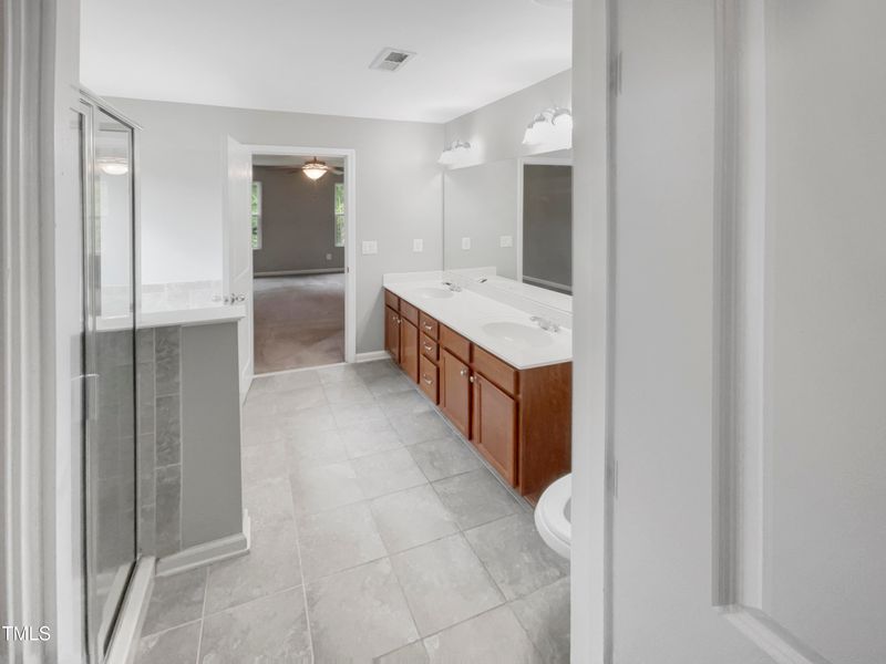 26 White Spruce Ct, Durham, NC 27703