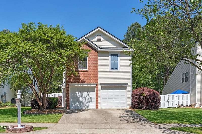 260 Adefield Ln, Holly Springs, NC 27540