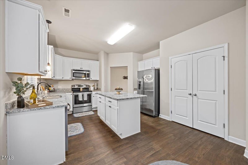 260 Ambergate Dr, Youngsville, NC 27596