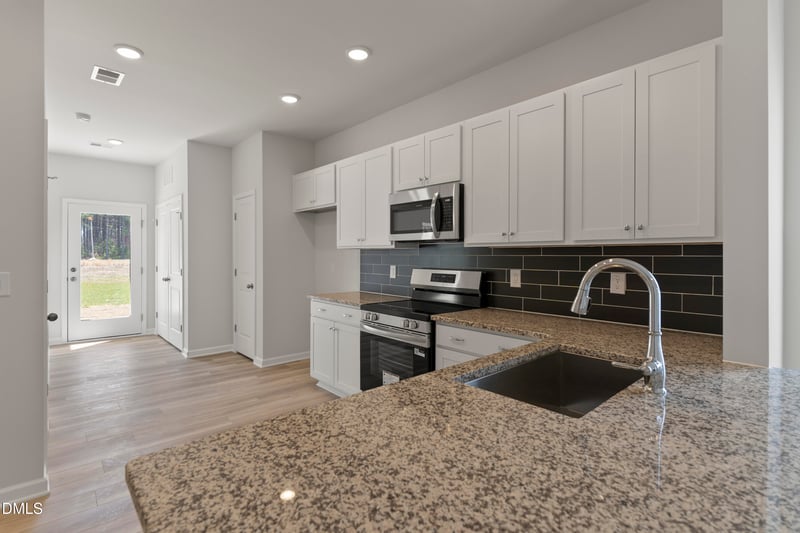260 Courtside Dr, Dunn, NC 28334