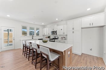 260 Curling Creek Dr, Clayton, NC 27527