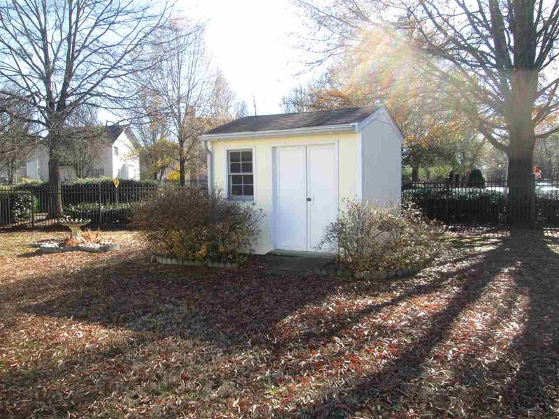 2600 Denbigh Ct, Raleigh, NC 27604
