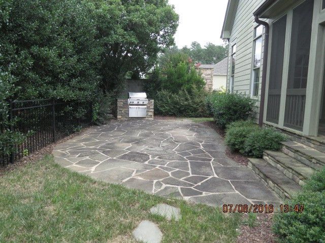 2600 Shadow Hills Ct, Raleigh, NC 27612