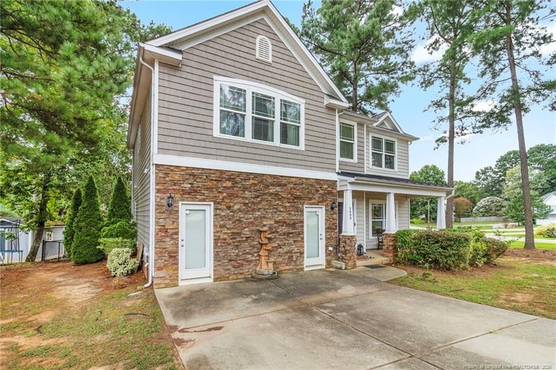 2600 Taton Ct, Sanford, NC 27330