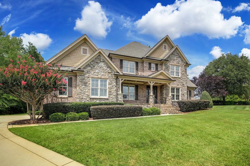 2601 Peachleaf St, Raleigh, NC 27614