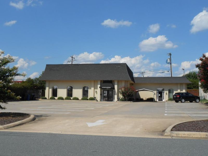2603 Holly Hill St, Burlington, NC 27215