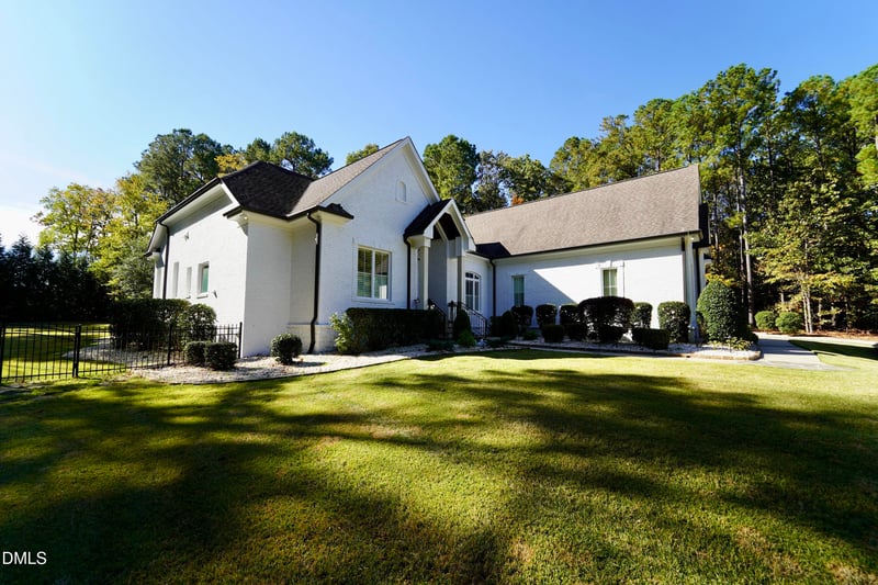 2604 Homestead Forest Dr, Zebulon, NC 27597