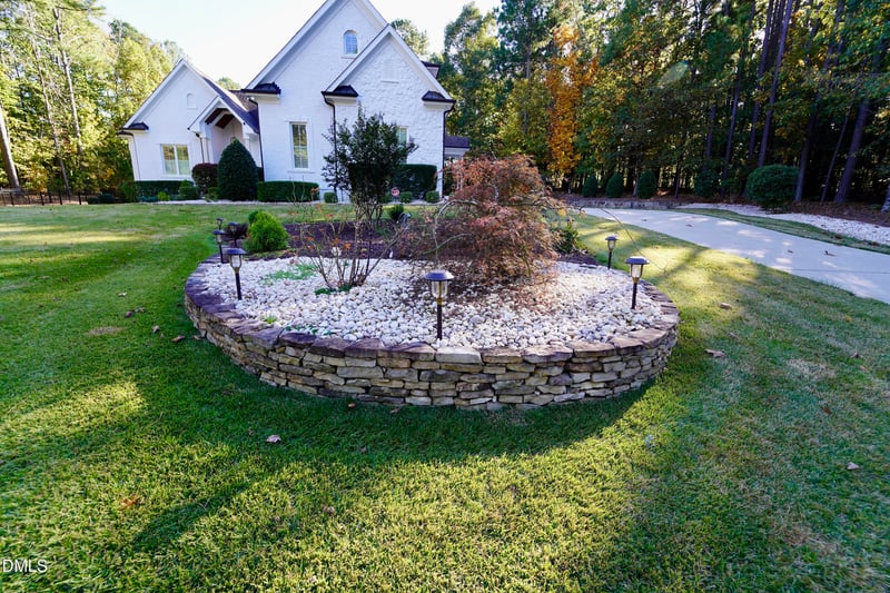 2604 Homestead Forest Dr, Zebulon, NC 27597