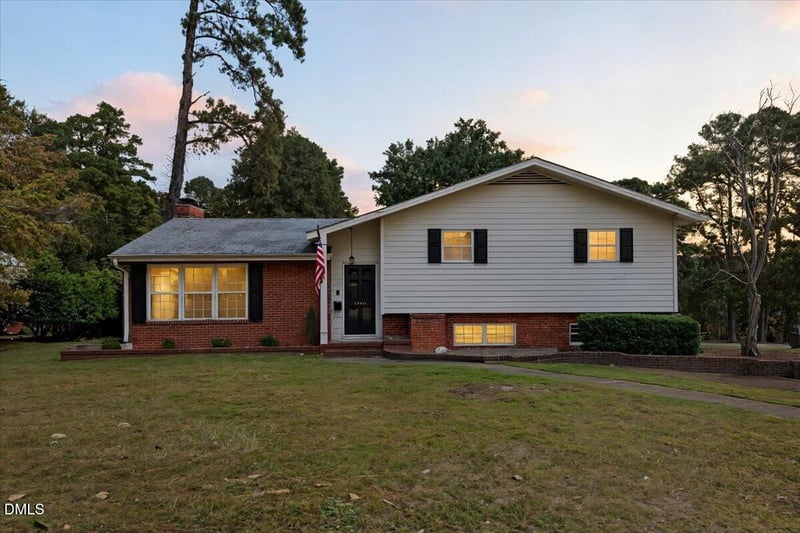 2604 Huntington Rd, Fayetteville, NC 28303