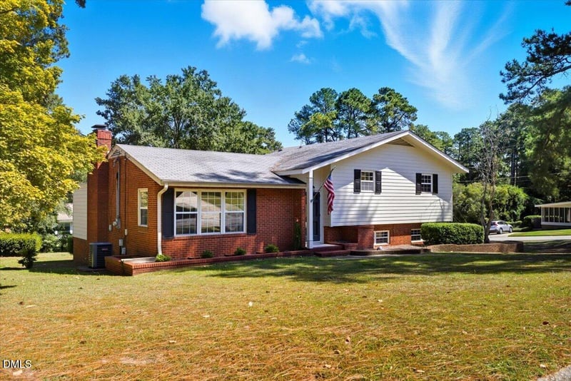 2604 Huntington Rd, Fayetteville, NC 28303