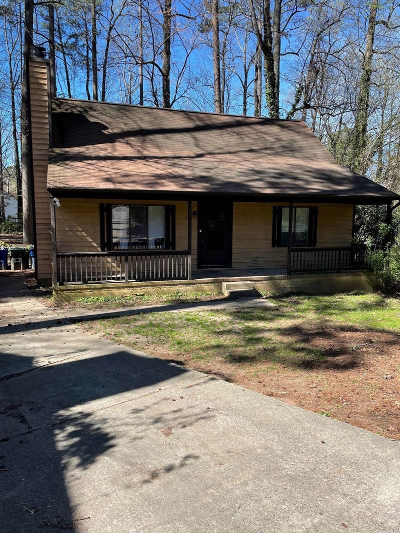 2605 Courier Ct, Raleigh, NC 27603